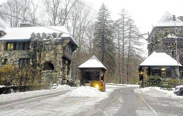 Tuxedo Park Gate